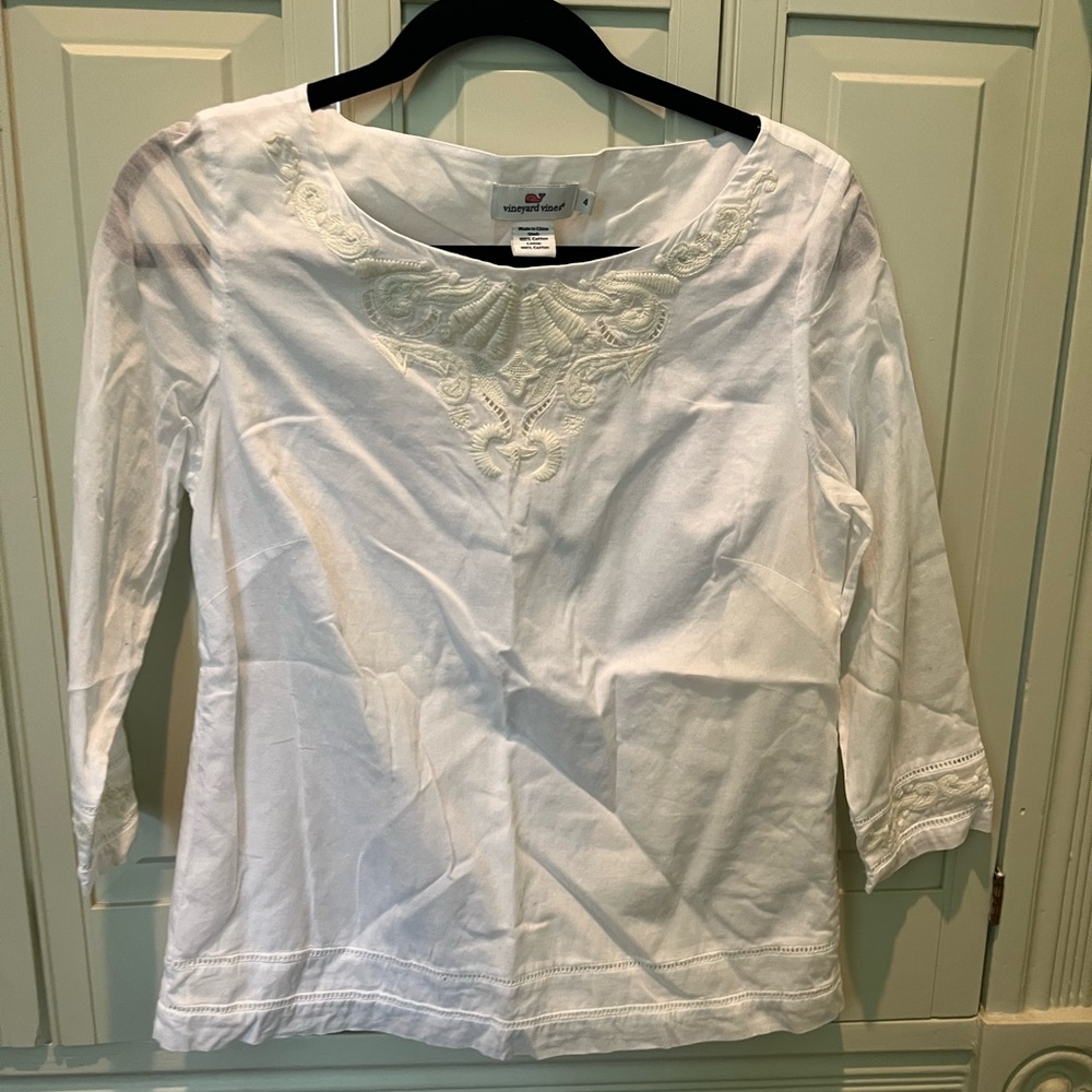 vineyard vines shirt size 4
